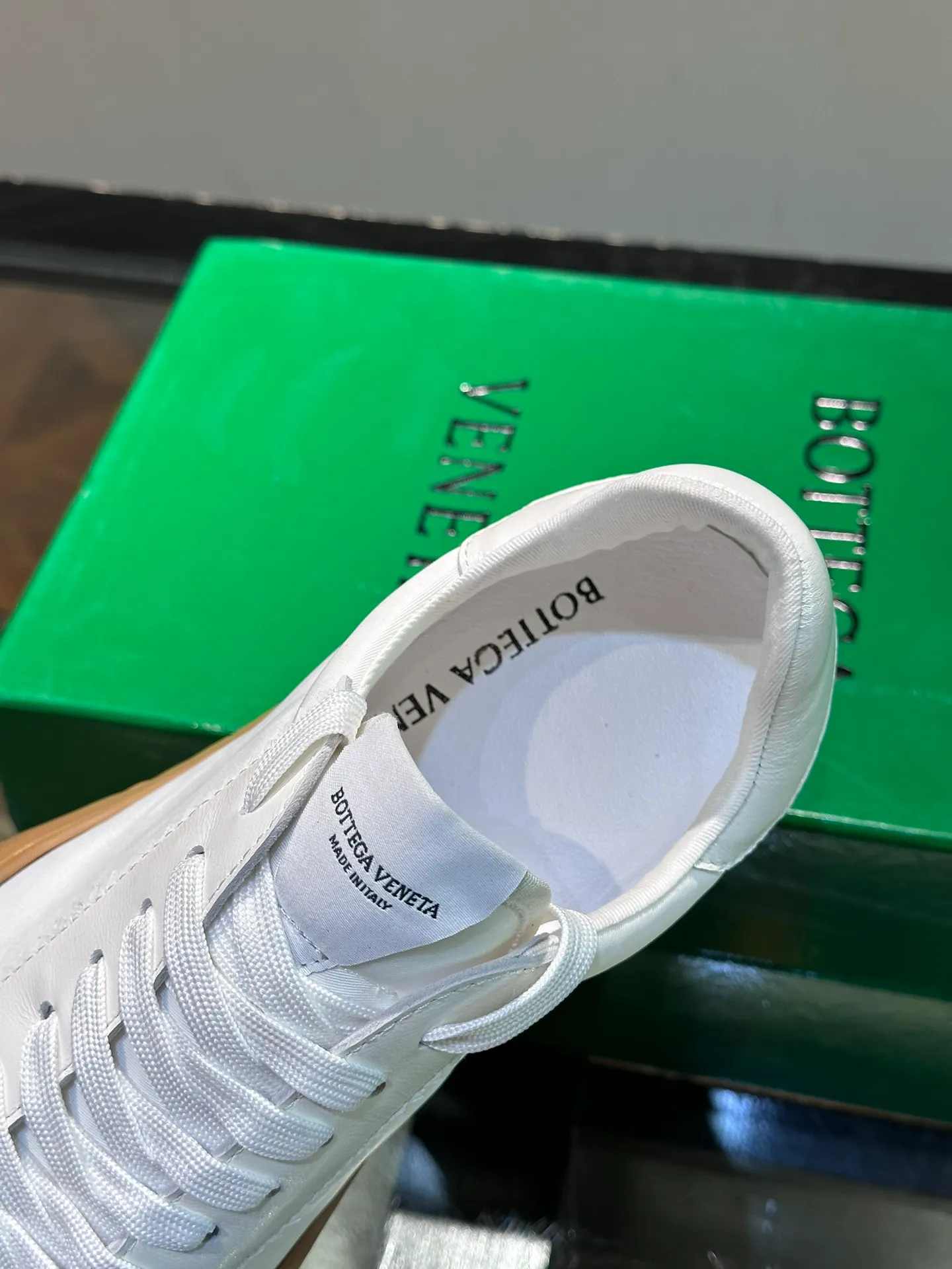 p440💰Men's Shoes BV/Bottega Veneta🆕The new men's moral training sneakers, made of Sneaker technology nylon and suede, inspired by retro basketball shoes, a new interpretation of classic sneakers, a lightweight, comfortable and breathable summer must-have item, the soles are made of classic woven texture, super recognizable, nylon suede stitching, full of texture!  Size: 38-45